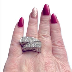 Silver Crystal Statement JetSetter Ring !!! (adjustable elastic band fits 7-9)